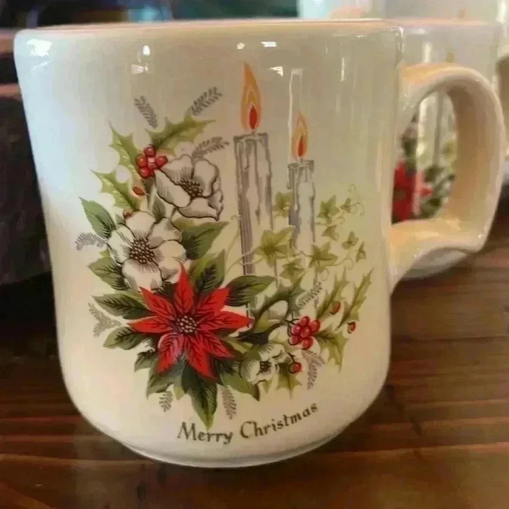 Vintage USA set of six Christmas coffee mugs. - Picture 6 of 6